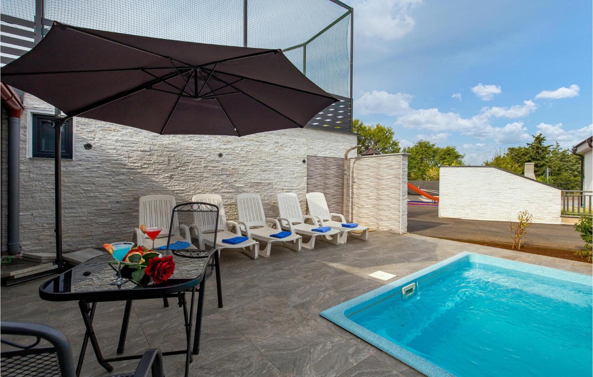 Stunning Apartment In Vrh Exterior photo