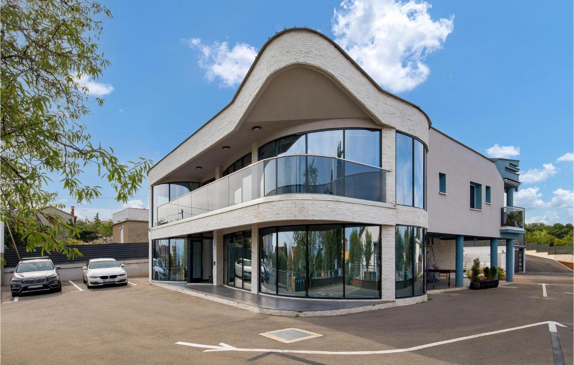 Stunning Apartment In Vrh Exterior photo